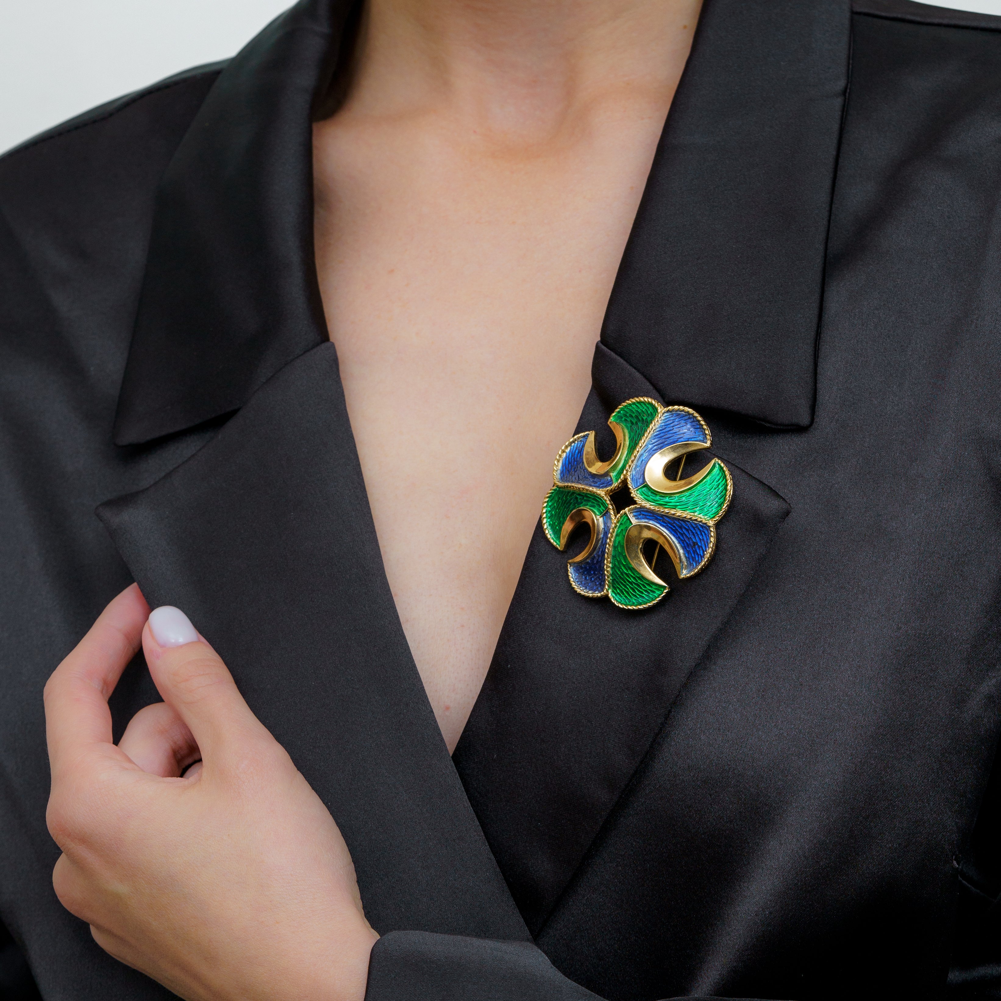 Vintage Trifari Enamel Brooch