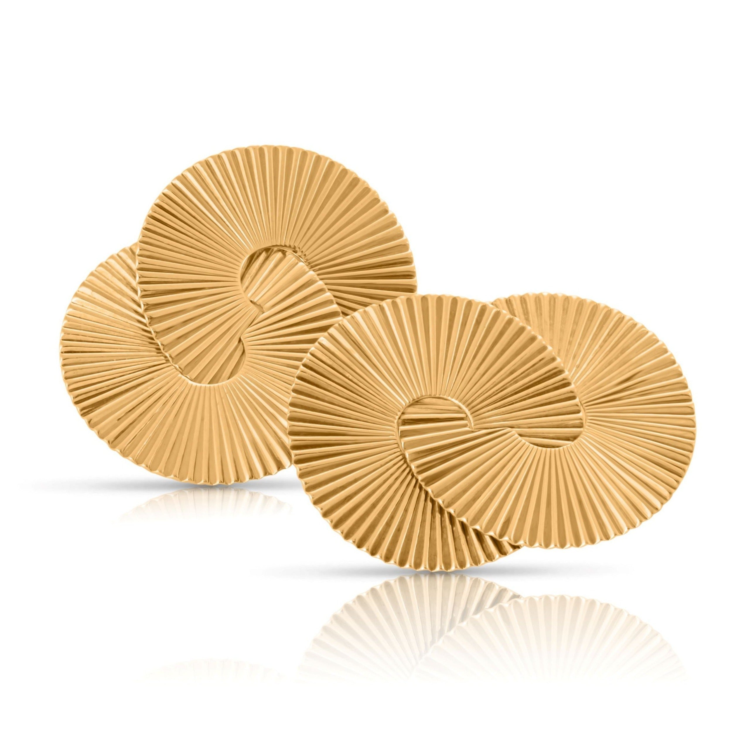 1950s fan-shaped gold brooches designed as interlocking circles.
