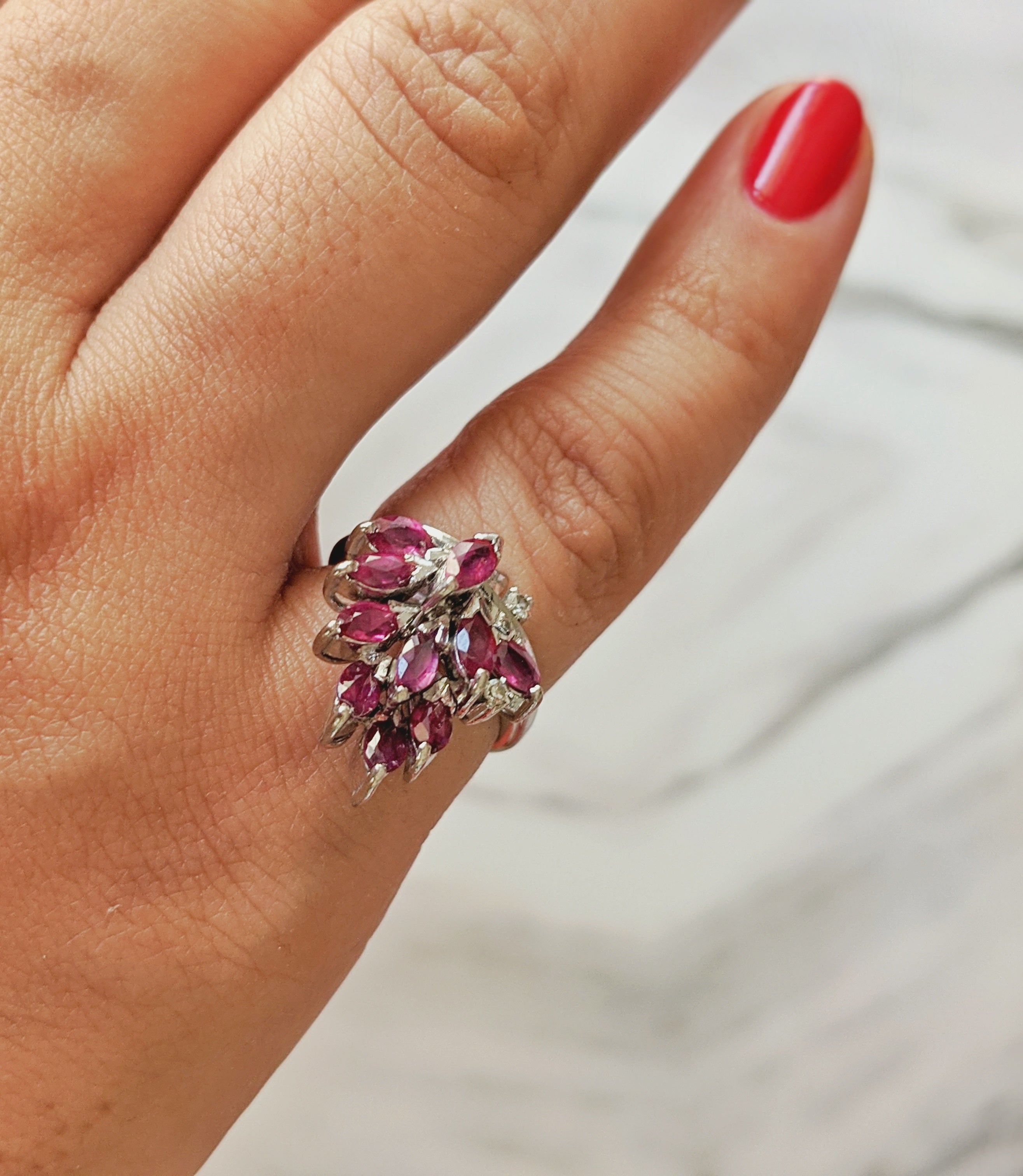 Bague Estate Ruby et Diamond Grapevine