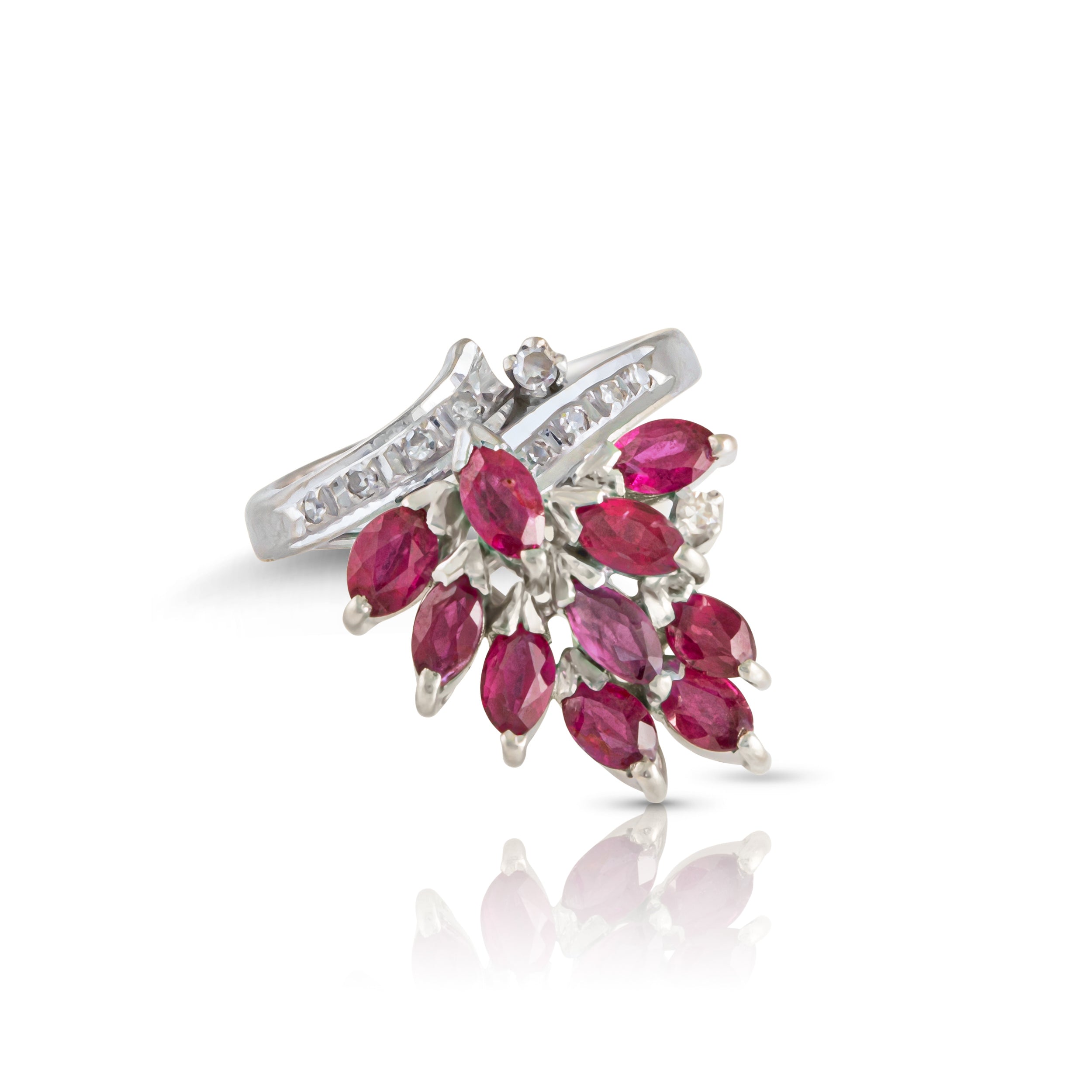 Bague Estate Ruby et Diamond Grapevine