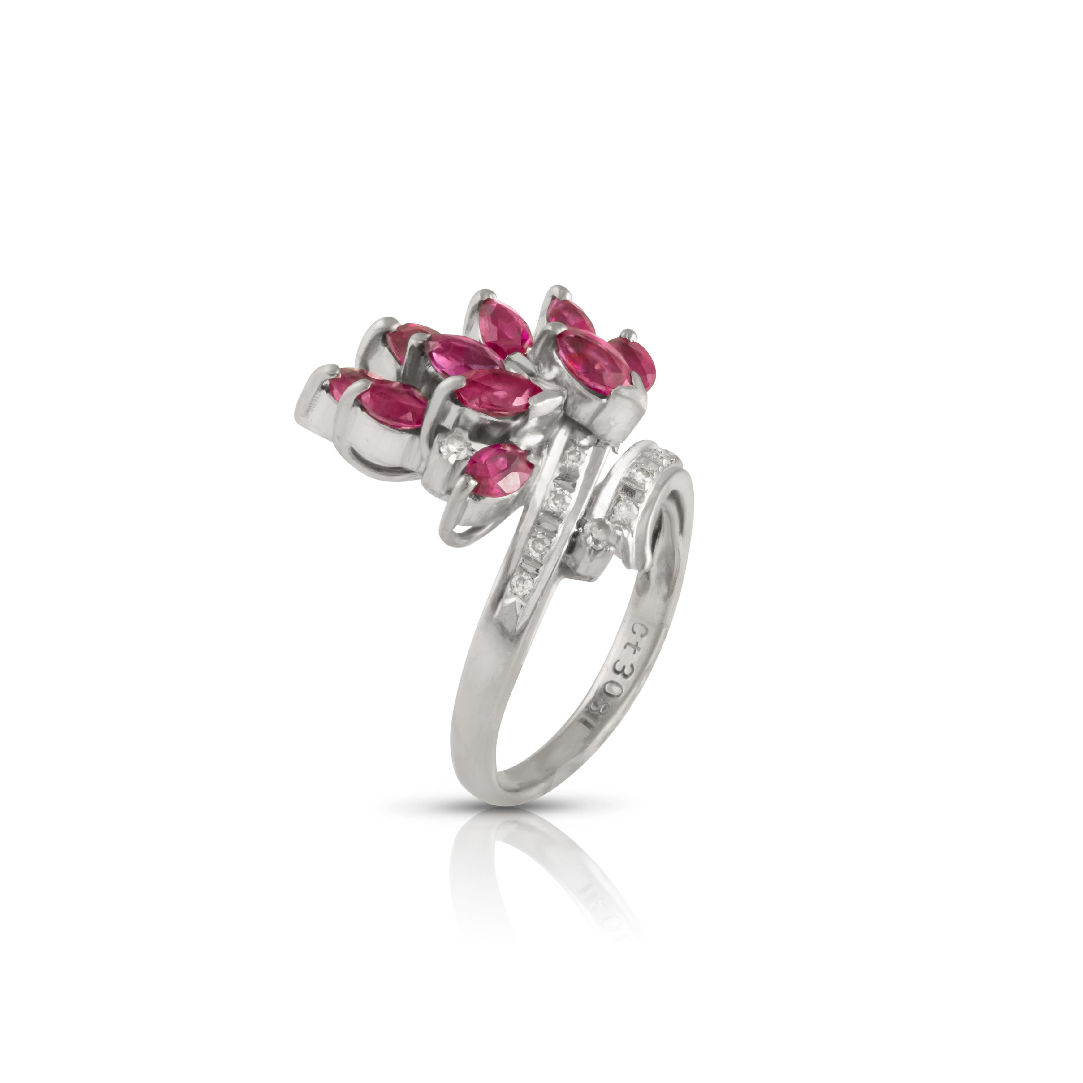 Bague Estate Ruby et Diamond Grapevine