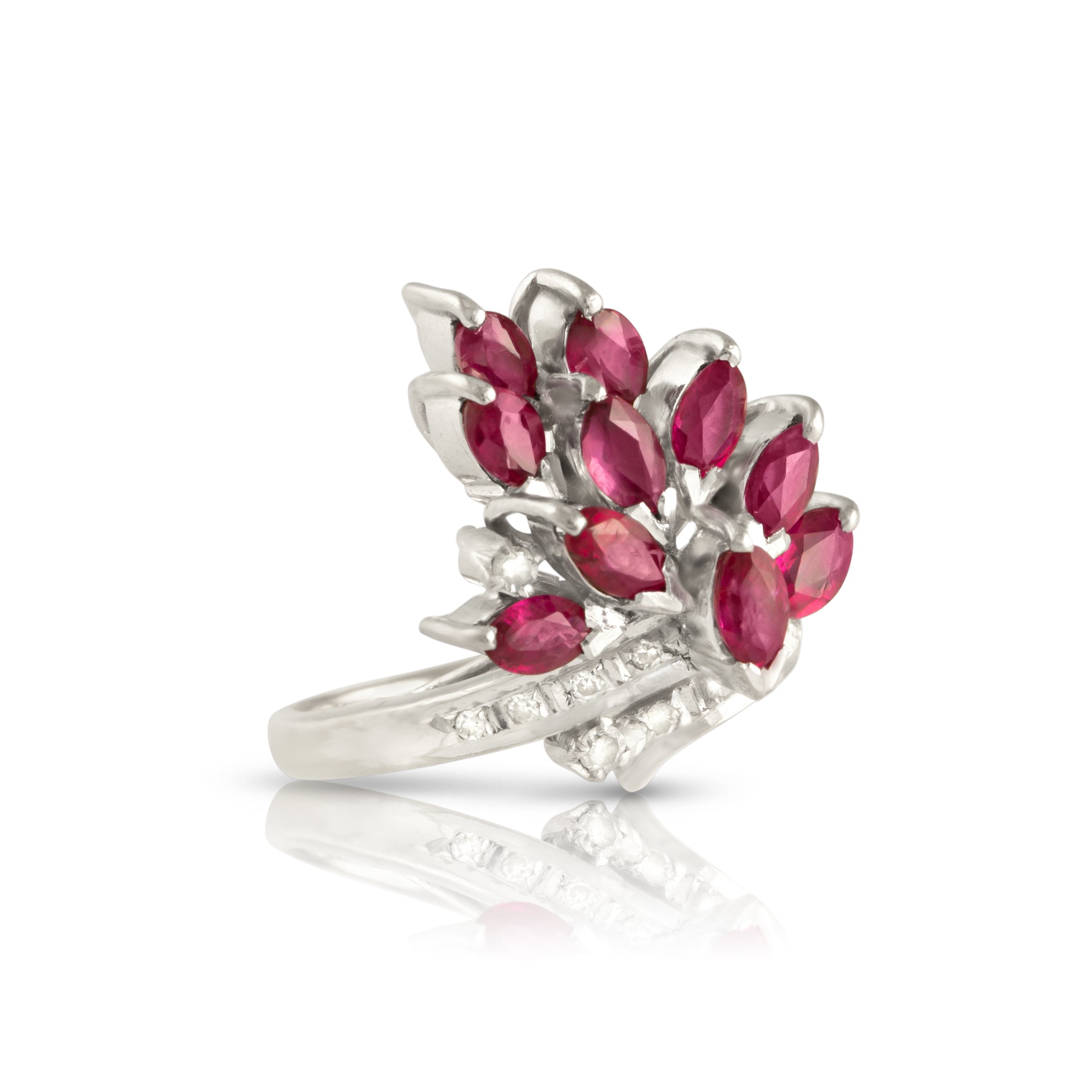 Bague Estate Ruby et Diamond Grapevine