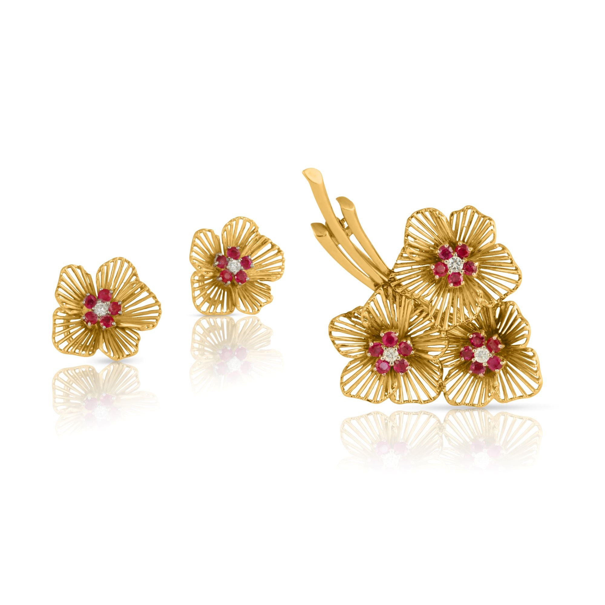 Ensemble de boucles d'oreilles et broches florales rétro en or rubis et diamant